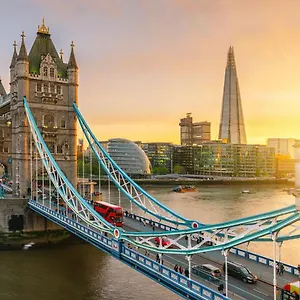 Tower Bridge Rainbow Pensión