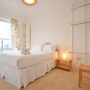 Apartment Town Or Country - Splash B